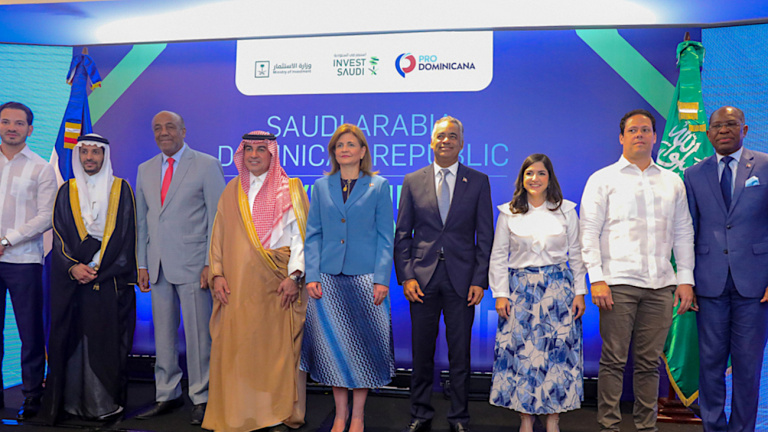 República Dominicana y Arabia Saudita exploran oportunidades de negocios