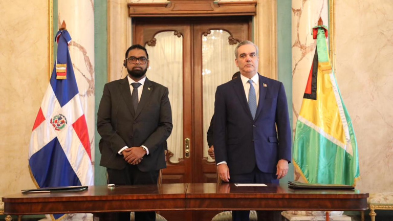 Gobierno dominicano firma con Guyana 