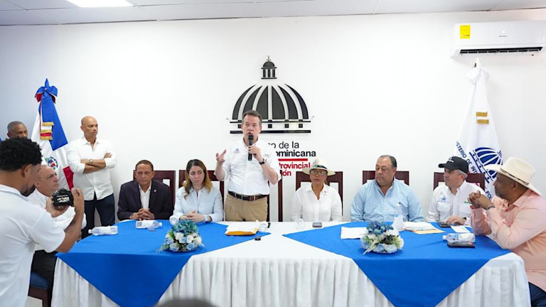 Gobierno continúa apoyando a comerciantes de Dajabón con más de 7 millones de pesos 