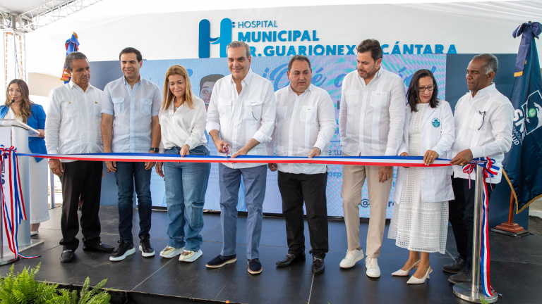 Presidente Luis Abinader entrega ampliación de la Emergencia y el remozamiento del Hospital Municipal Dr. Guarionex Alcántara