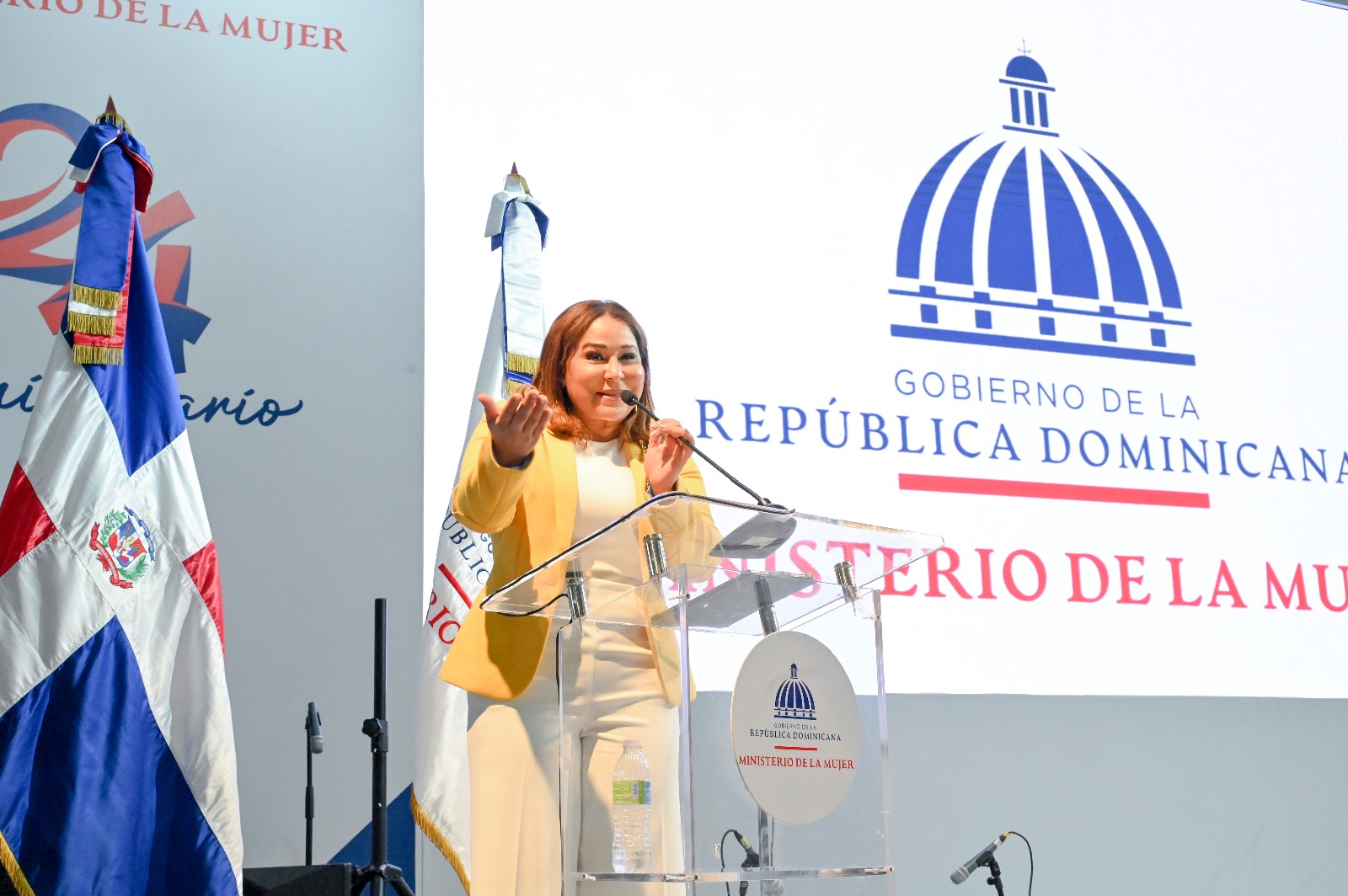 Ministra Mayra Jiménez