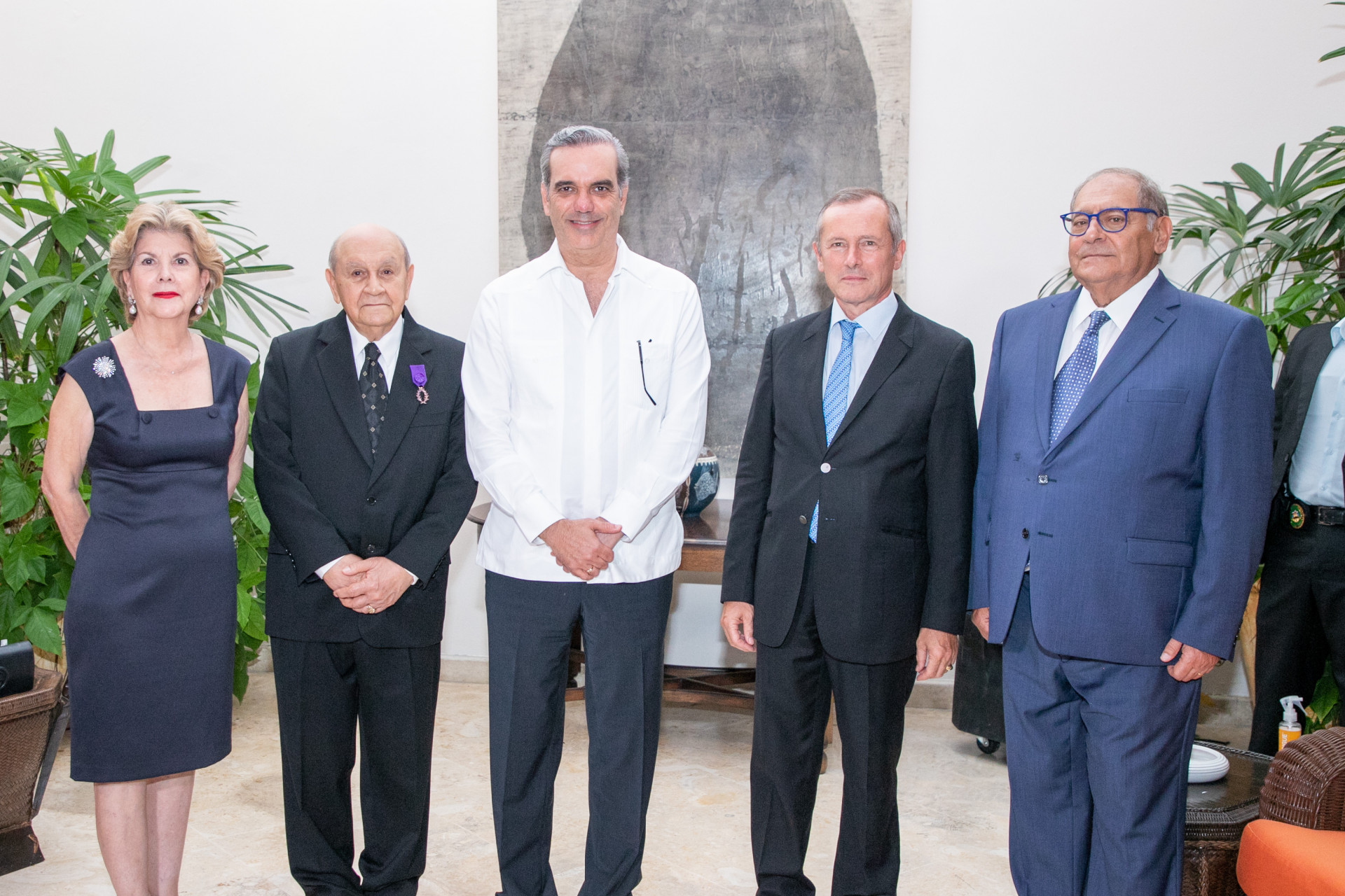 Le président Abinader a assisté à la cérémonie de remise des prix organisée par l’ambassade de France pour Franklyn Holguin Hachy, recteur de l’APEC