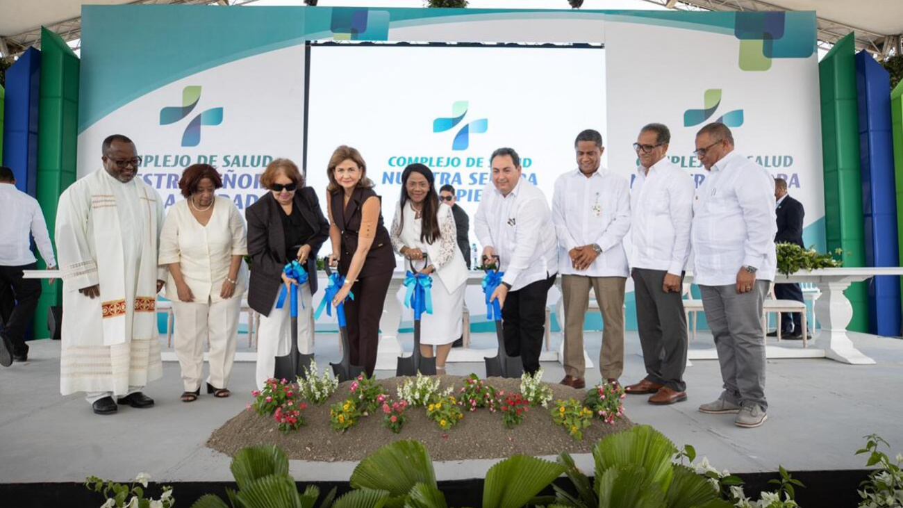 Vicepresidenta participa en el primer palazo para la construcción del centro médico Nuestra Señora de la Piedad en Vicente Noble, Barahona