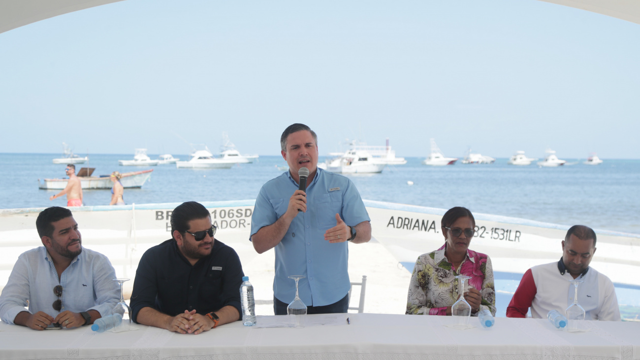 APORDOM picazo muelle pesquero en Punta Cana