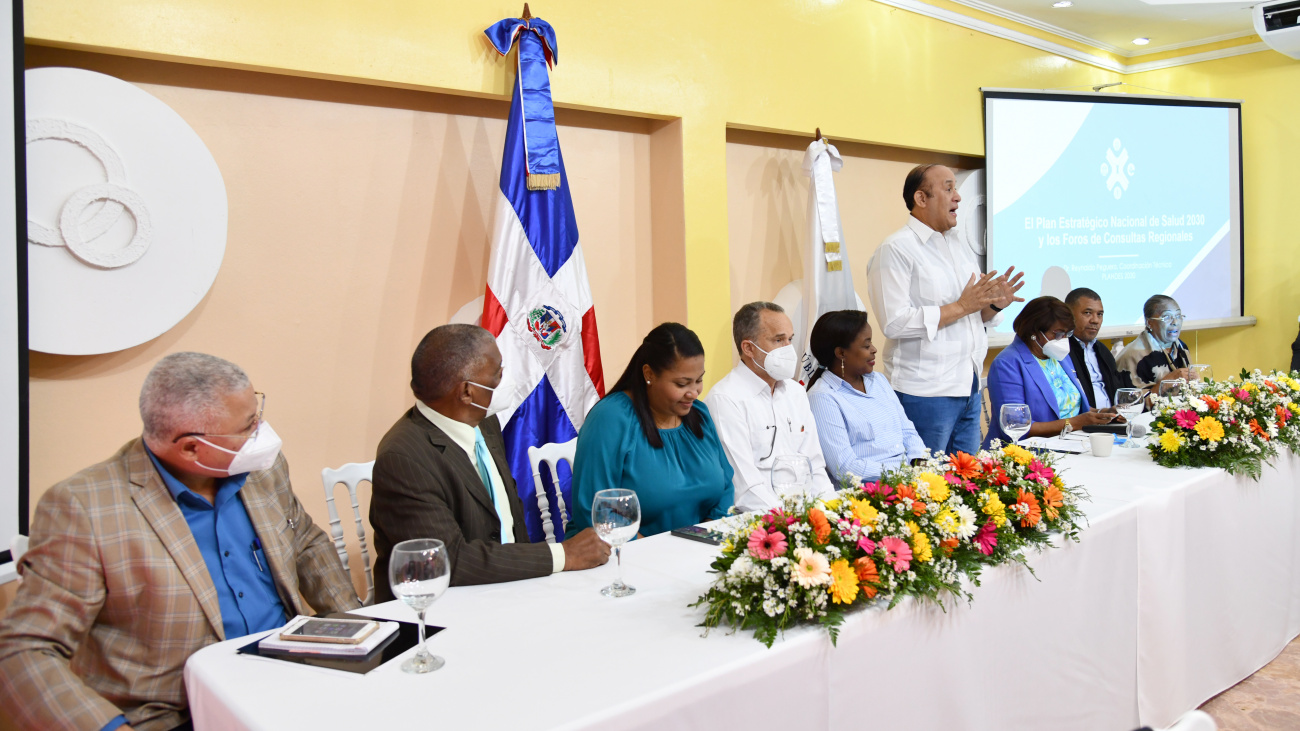 Ministerio de Salud Pública realiza consultas sobre PLANDES 2030 en Barahona