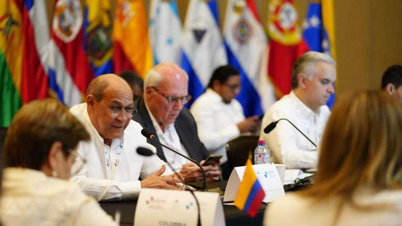 Rafael Santos Badía participó como moderador en uno de los paneles