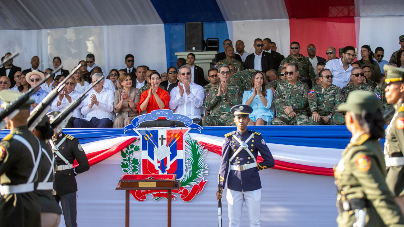 desfile militar por el 179 aniversario