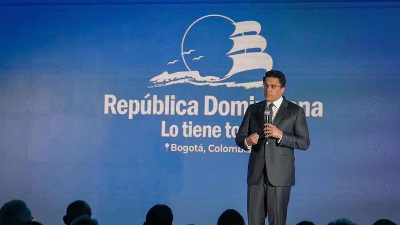 Ministro durante exposición