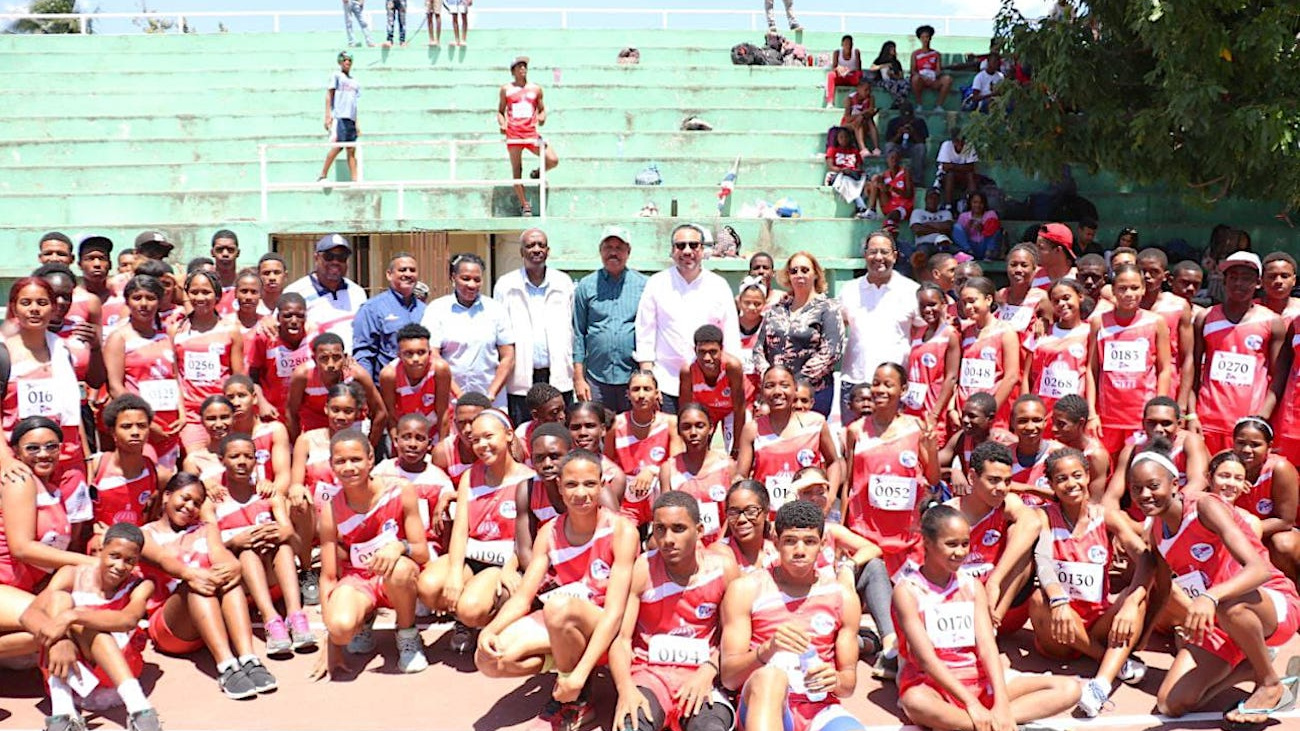 INEFI y Federación Dominicana de Atletismo realizan con éxito Torneo Regional de Atletismo Escolar en San Cristóbal