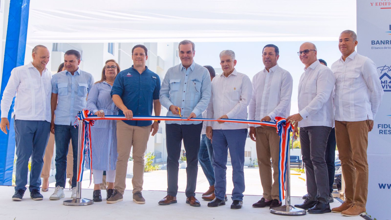 Presidente Abinader durante la inauguración