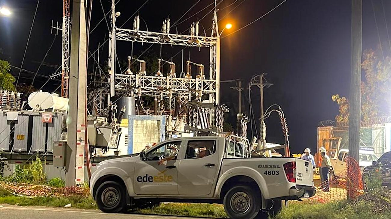 La Empresa Distribuidora de Electricidad del Este (Edeeste) culminó los trabajos y puso en operación el transformador de la Subestación BNV, en el municipio Santo Domingo Norte