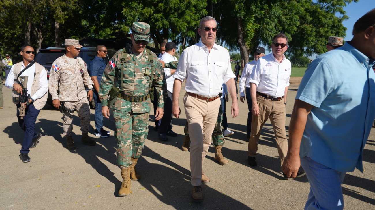 Presidente Abinader visita sorpresivamente la frontera esta mañana