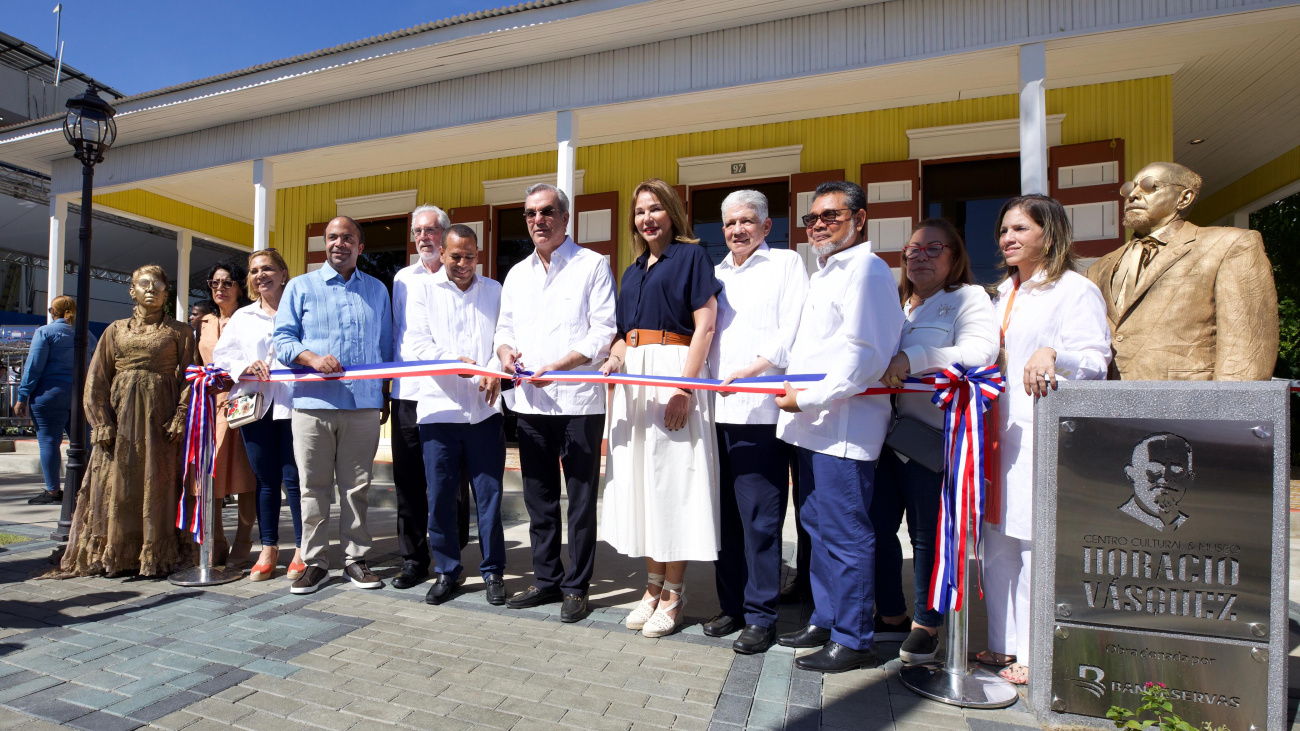 Presidente Abinader durante la inauguración