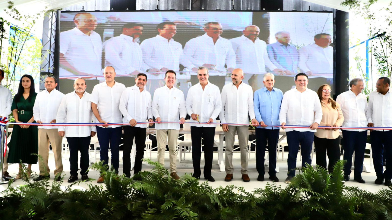 Presidente Abinader durante la inauguración