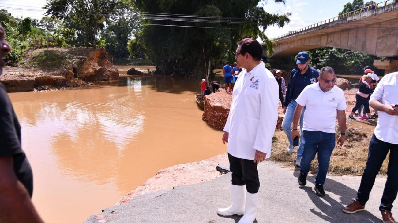 Ministerio de Salud Pública asiste a más de 250 familias afectadas por las lluvias, en Arenoso, Bajo Yuna  
