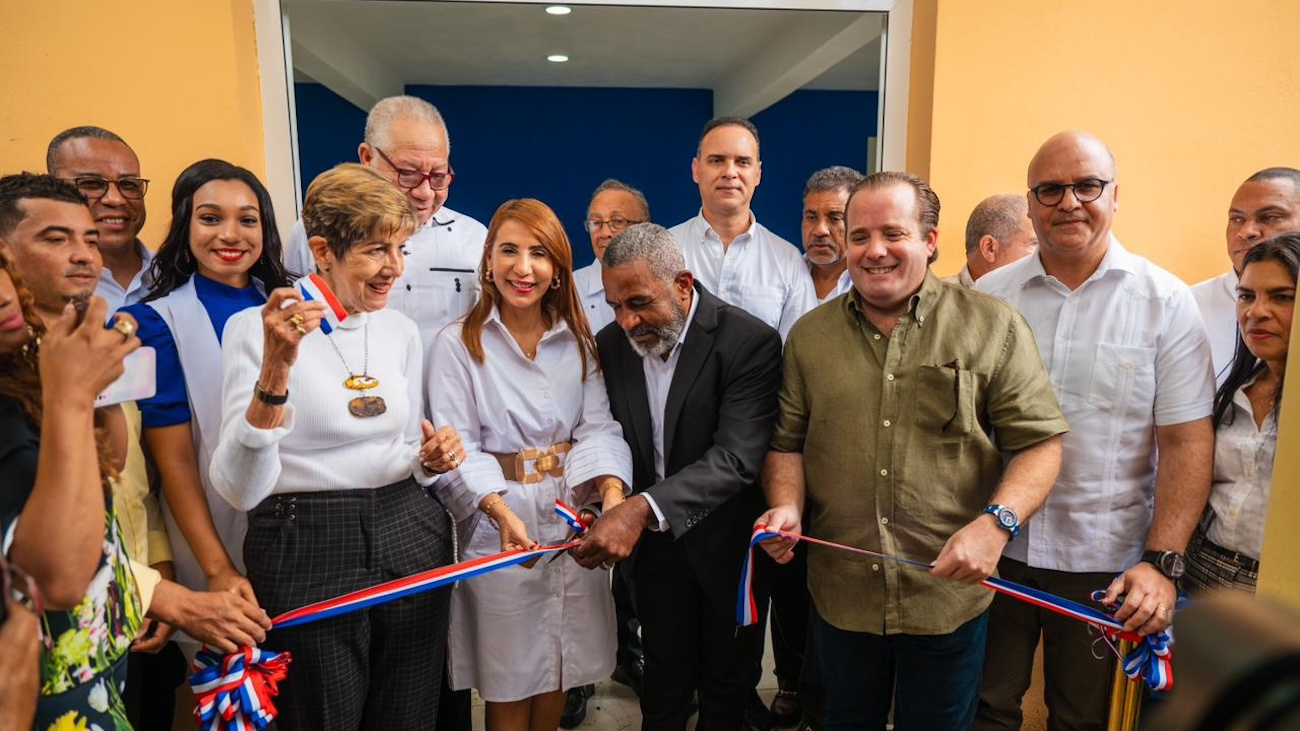 Ministro José Paliza inaugura Palacio Distrital en Yásica Arriba