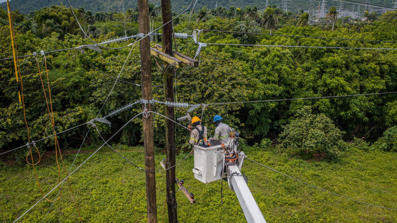 Trabajos en línea 69 kV