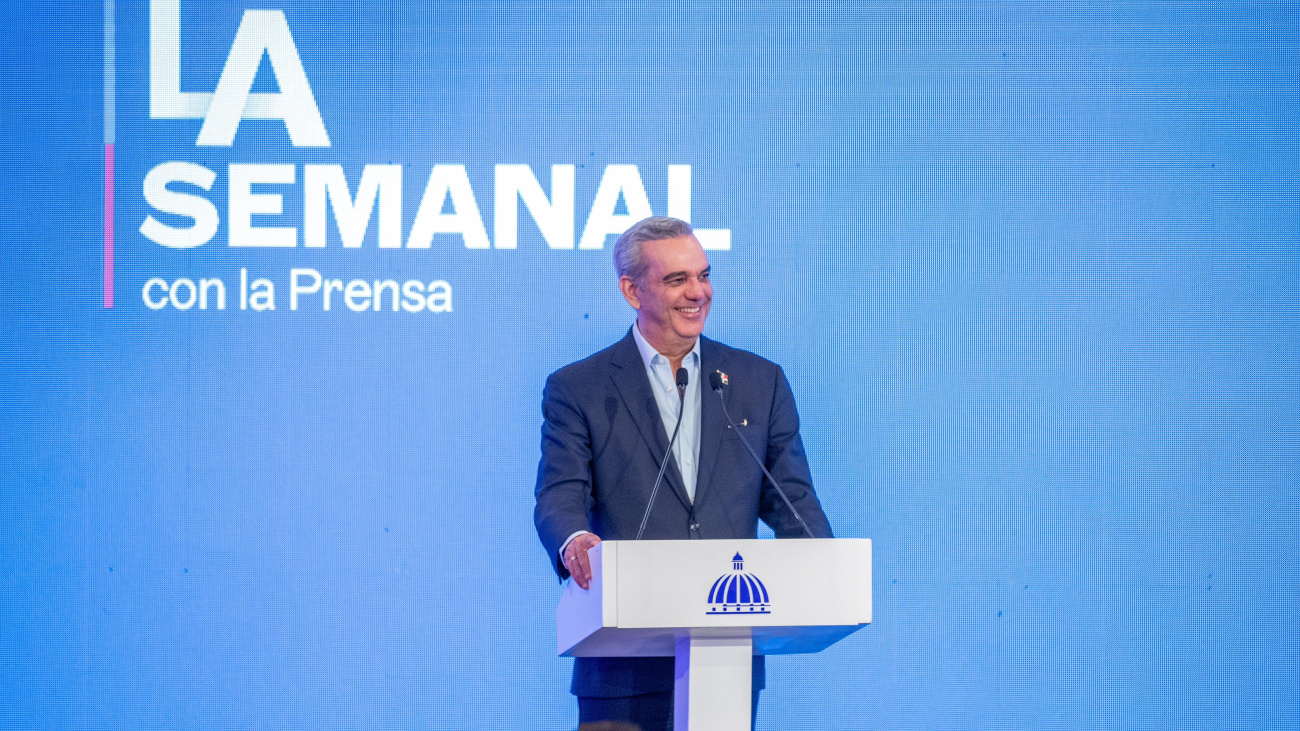 Presidente Abinader en LA Semanal con la Prensa