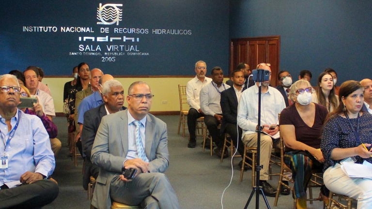 Asistentes a la conferencia “Gobernanza de las Cuencas Transfronterizas en el Contexto de la República Dominicana”