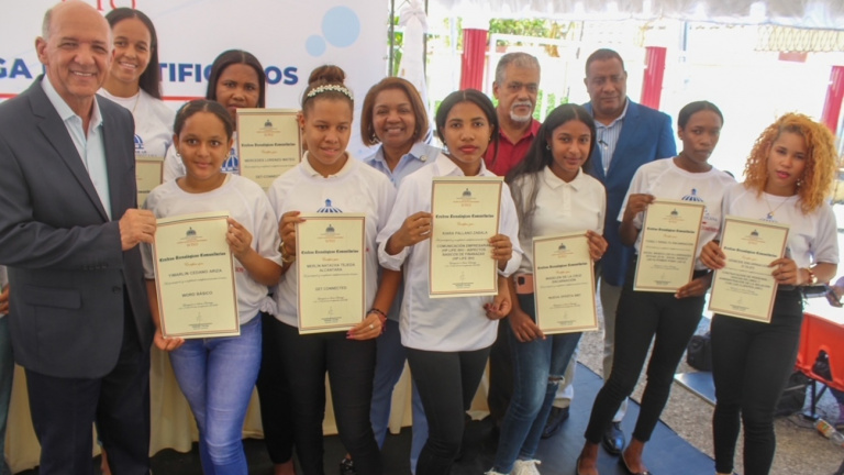 CTC entrega certificados a 670 jóvenes