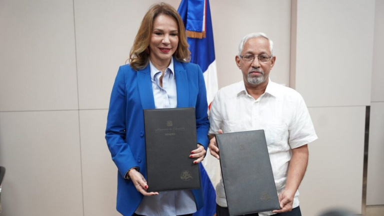 Ministra de Cultura Germán y Ministro de Educación Hernández