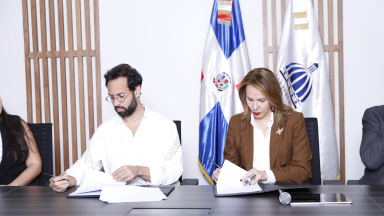 Ministerio de Cultura firma acuerdo para celebración de la Design Week RD 2023