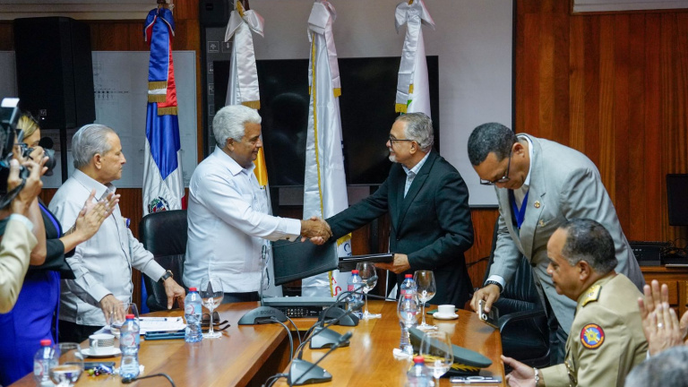 Bienes Nacionales y MERCADOM firman convenio de colaboración