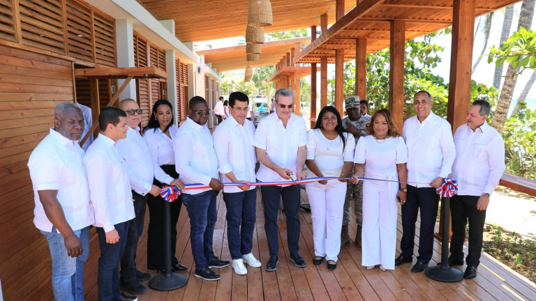 Presidente Abinader durante la inauguración