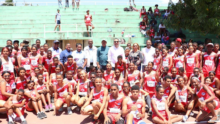 INEFI y Federación Dominicana de Atletismo realizan con éxito Torneo Regional de Atletismo Escolar en San Cristóbal