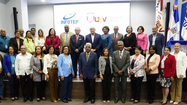 Directivos del INFOTEP y de la UNEV