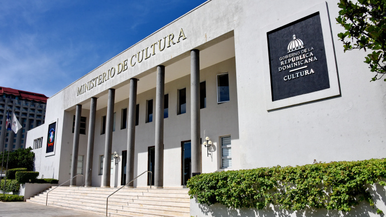 Fachada de la Institución