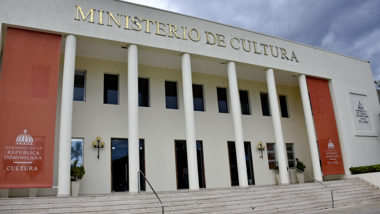 Fachada de la Institución