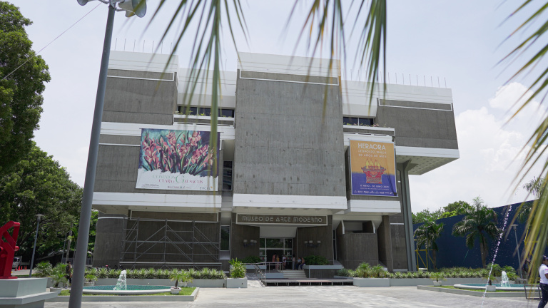 Fachada de la Institución