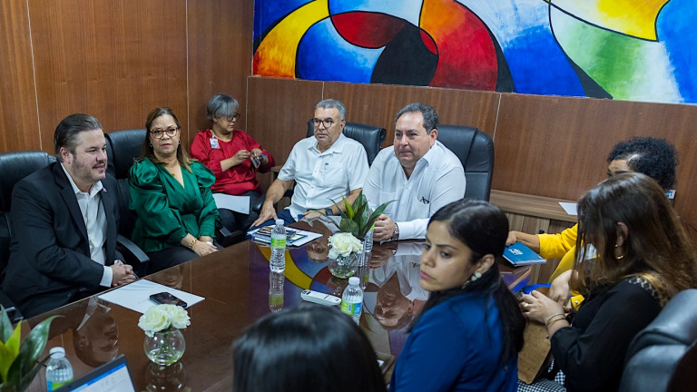 Programa Burocracia Cero y SNS simplificarán trámite Pasantía Médica de Ley