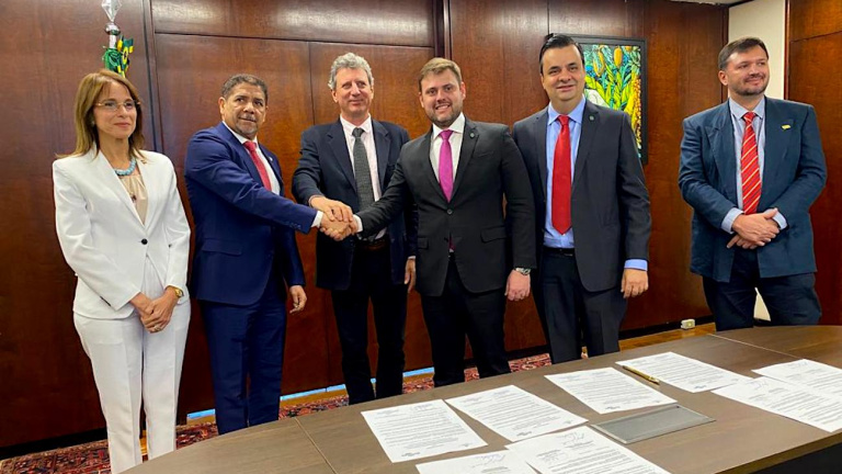 Ministerios de Agricultura de República Dominicana y de Brasil firman memorándum de entendimiento agrícola y acuerdo con EMBRAPA