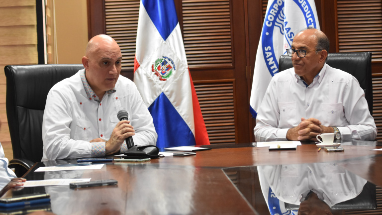 Ministro de Economía afirma en Santiago visitas en los territorios obedece a que el Gobierno cree en la territorialización de las políticas públicas 