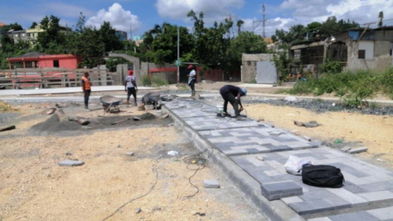 Comunitarios de Santo Domingo Norte recibirán más agua y cañadas saneadas