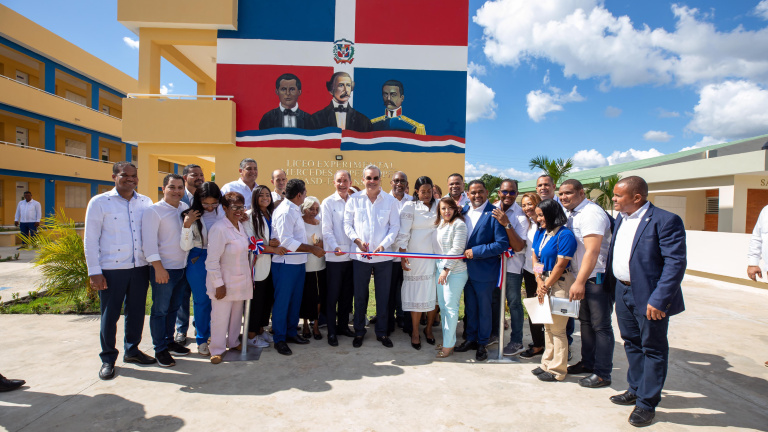 Presidente Abinader durante la inauguración