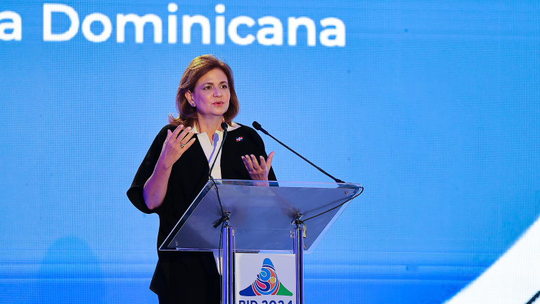 Vicepresidenta de la Republica raquel peña