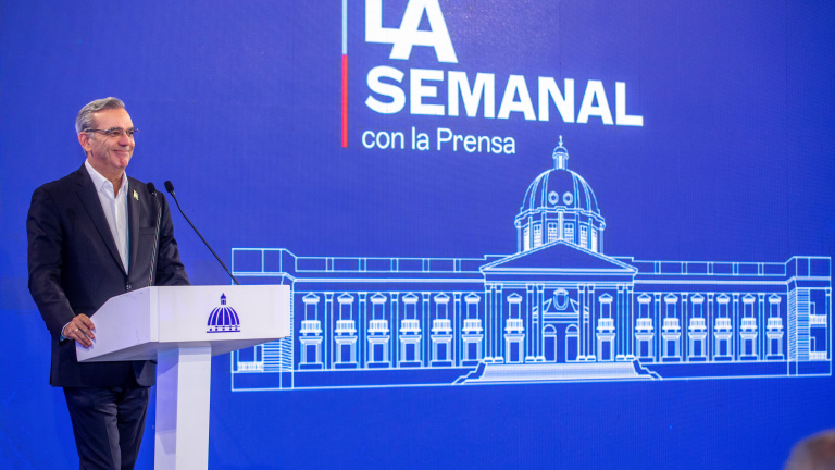 Presidente Abinader en LA Semanal con la Prensa