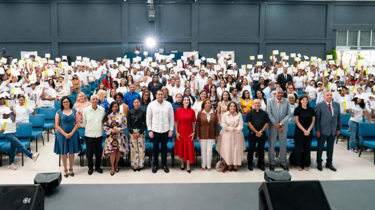 Vicepresidenta Raquel Peña